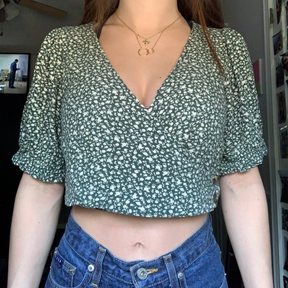 🌸 Floral cropped blouse - Picture 1 of 3